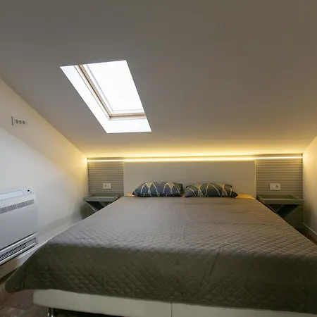 Point & Sea View 아파트